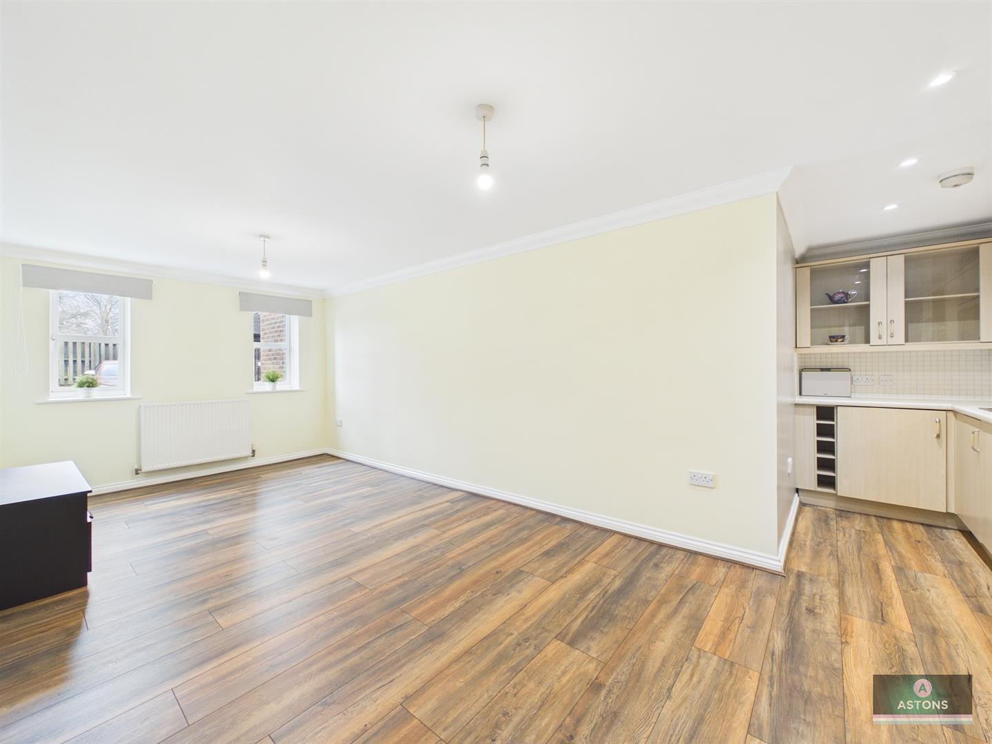 Kitsbridge House, Brookhill Road, Copthorne Image 10