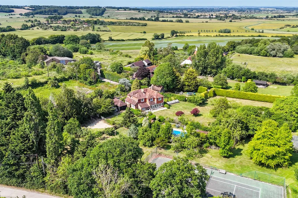 5 Bedroom Detached For Sale: Stone Cum Ebony, Tenterden, Kent, TN30 7JG