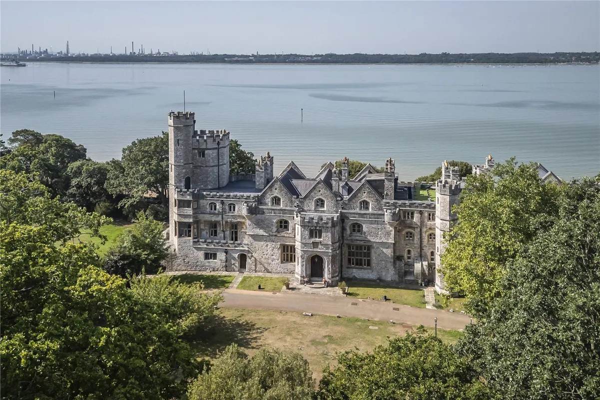 Abbey Hill, Netley Abbey, Southampton, Hampshire, SO31