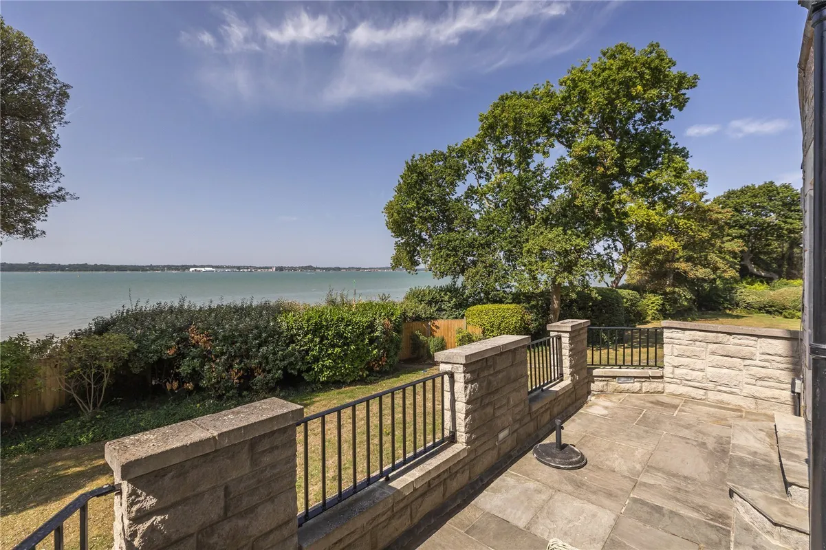 Abbey Hill, Netley Abbey, Southampton, Hampshire, SO31