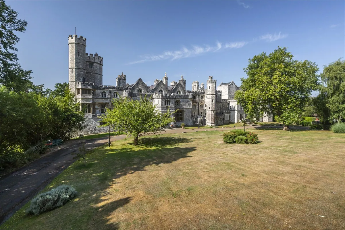 Abbey Hill, Netley Abbey, Southampton, Hampshire, SO31