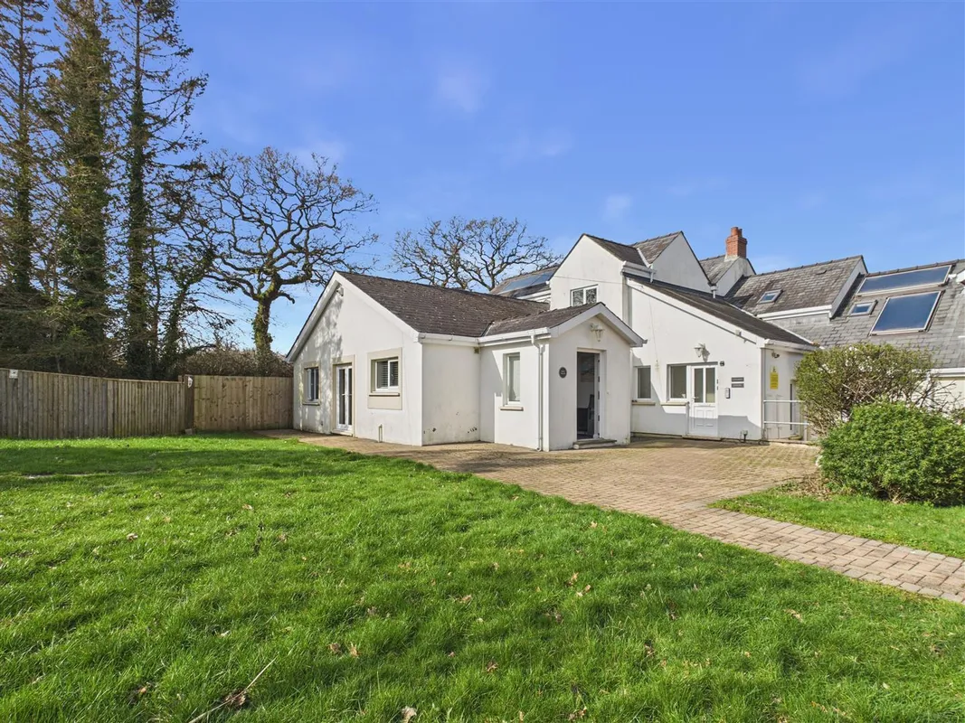 Redberth Gardens, Redberth, Tenby