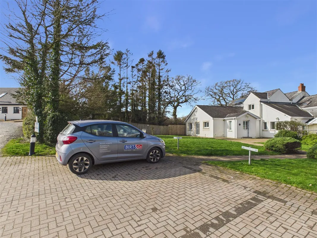 Redberth Gardens, Redberth, Tenby