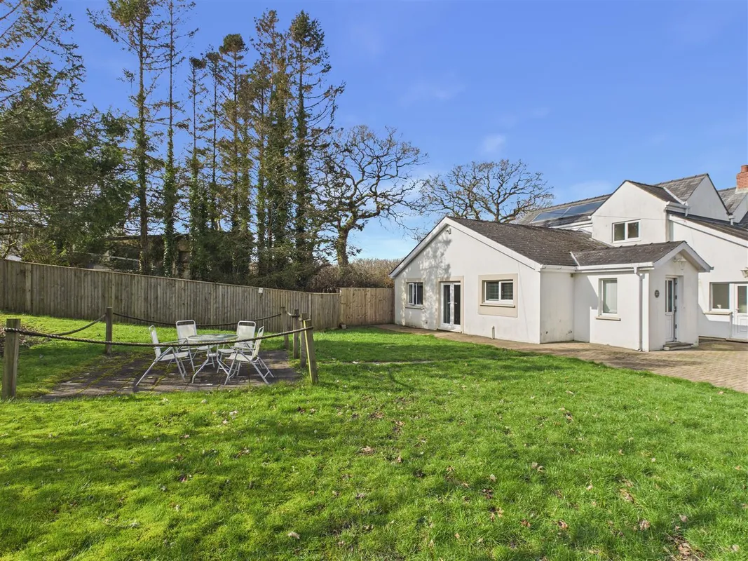 Redberth Gardens, Redberth, Tenby