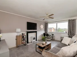 Coronation Avenue, East Tilbury, Tilbury thumb 3