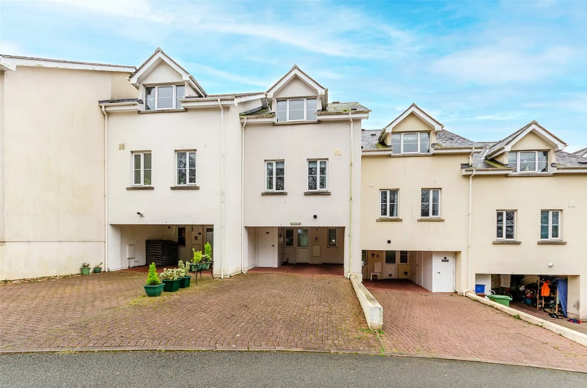 Ffordd Heulyn, Y Felinheli, Gwynedd, LL56