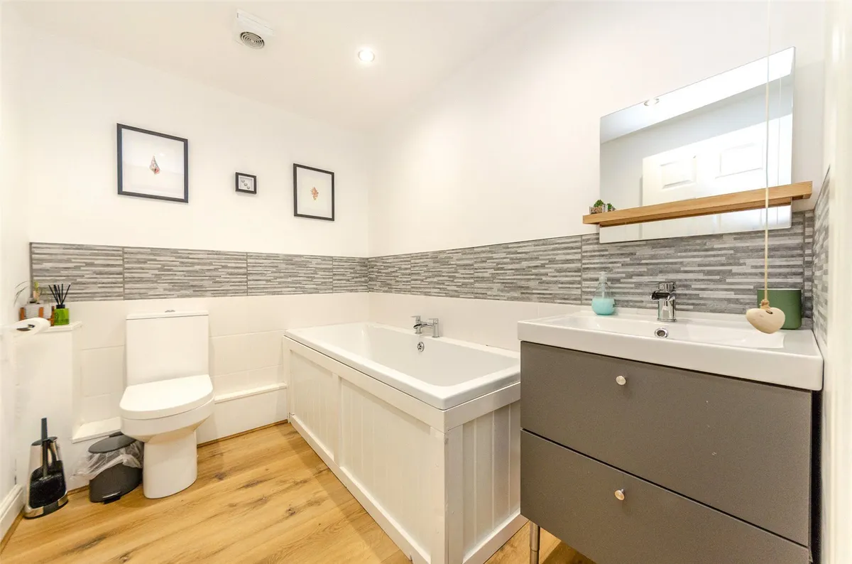 Ffordd Heulyn, Y Felinheli, Gwynedd, LL56