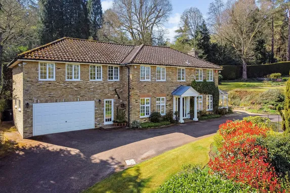 Star Hill Drive, Churt, Farnham, GU10