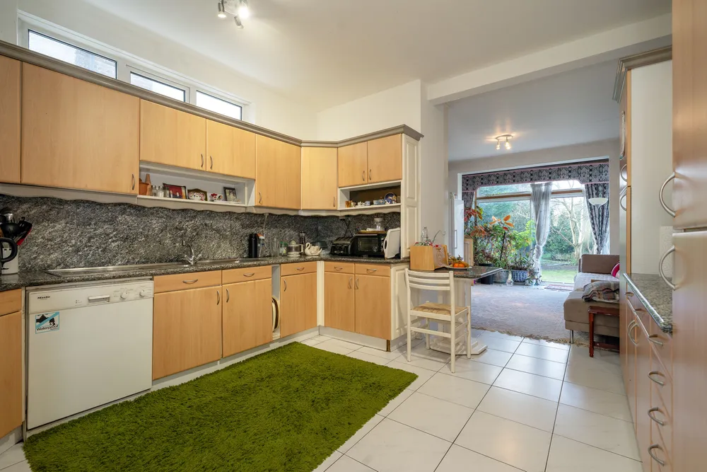 Gunnersbury Avenue, Ealing, W5