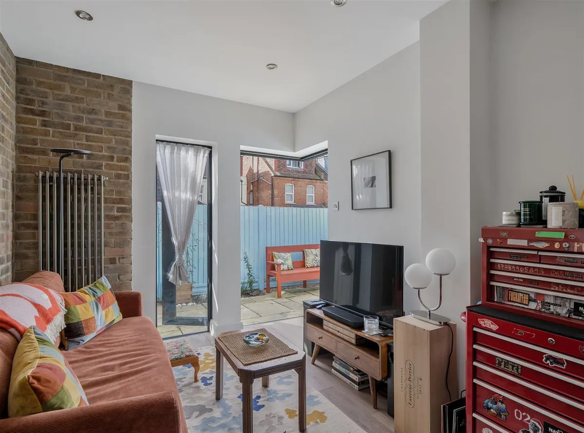 Oak Grove, London NW2