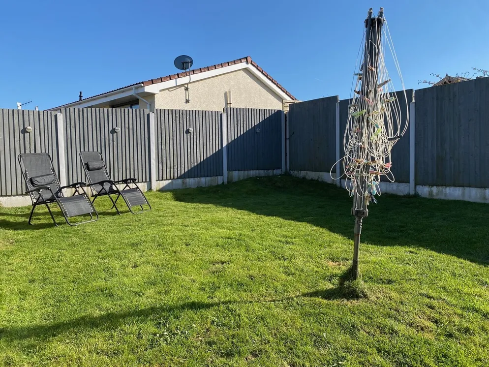 Property carousel item 10