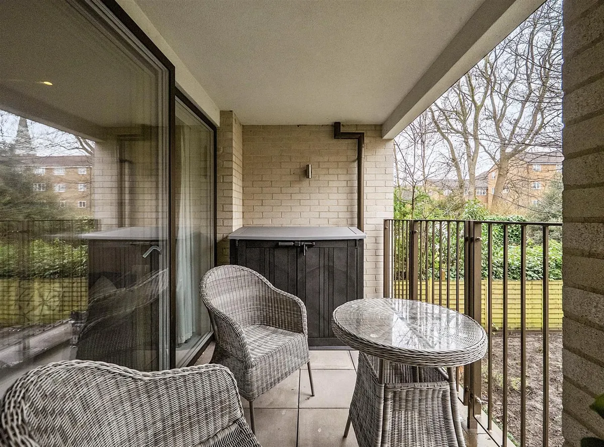 The Avenue, London NW6