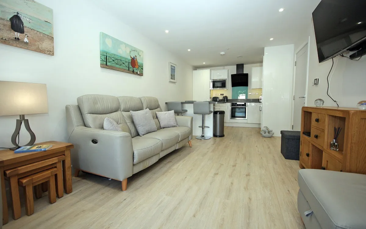 Beach Road, Benllech, Tyn-y-Gongl, Isle of Anglesey, LL74