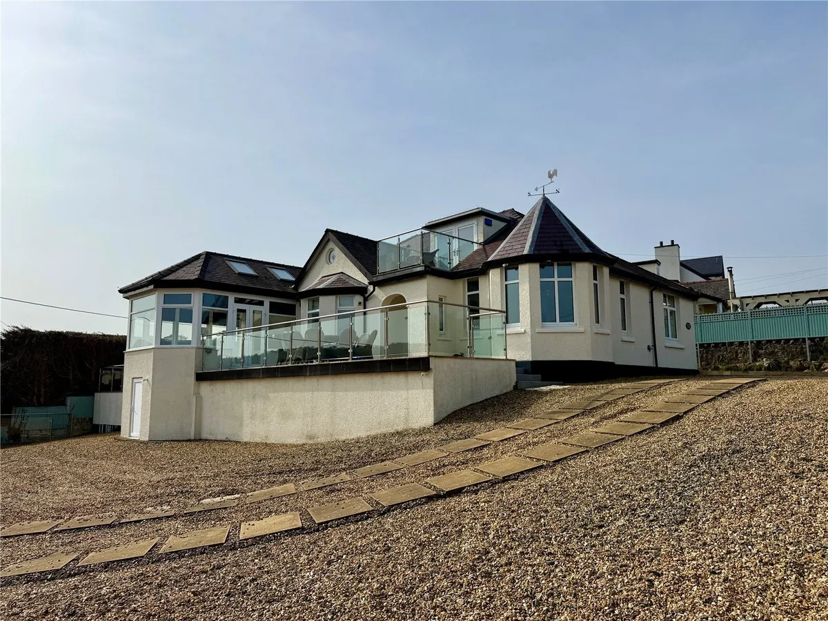 Beach Road, Benllech, Tyn-y-Gongl, Isle of Anglesey, LL74