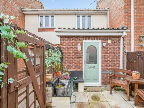 Willow Close, North Walshamphoto