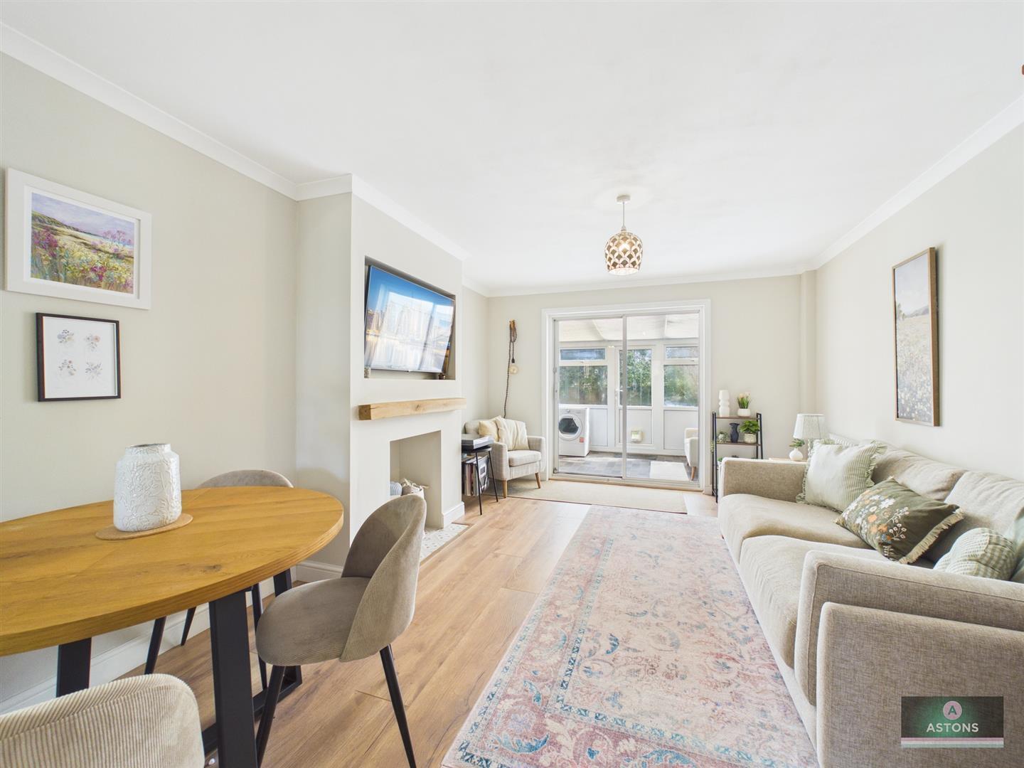 Troon Close, Ifield West Image 2