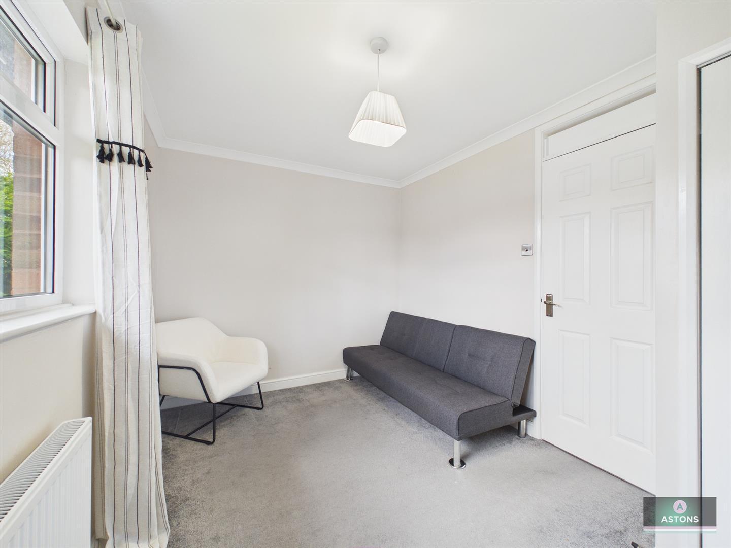 Troon Close, Ifield West Image 11