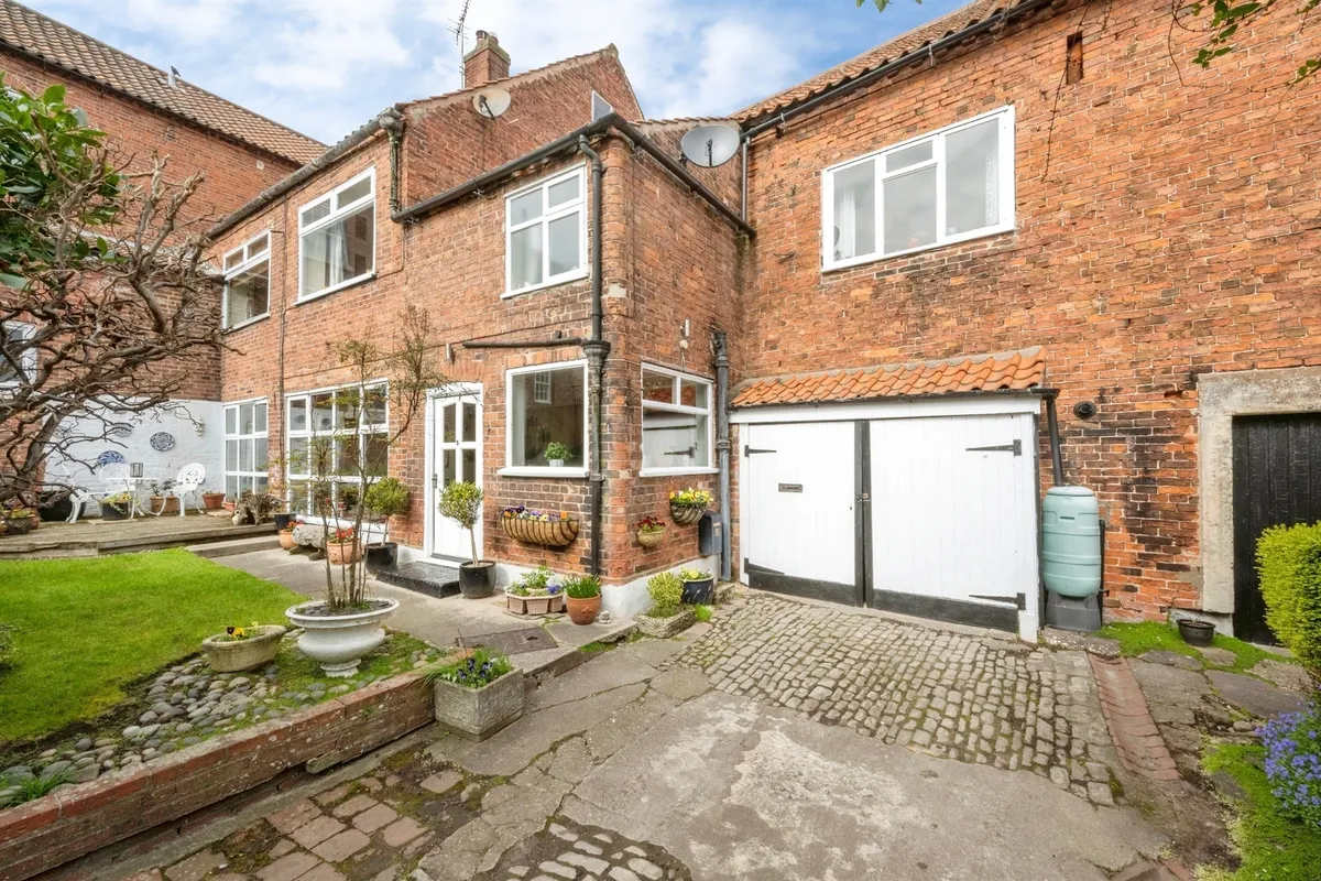 Crossland Gardens, Tickhill, DONCASTER