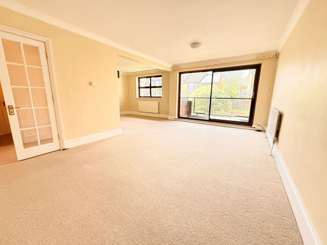 Houndsden Road, Ashwood Lodge, N21