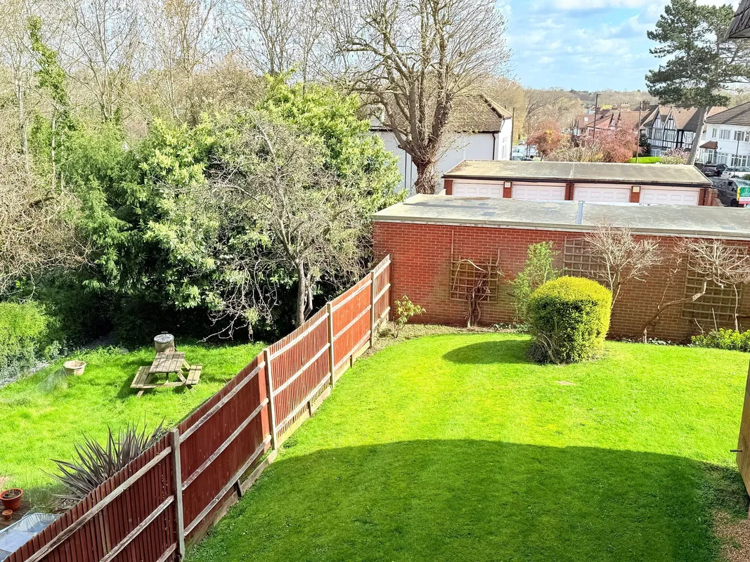 Houndsden Road, Ashwood Lodge, N21
