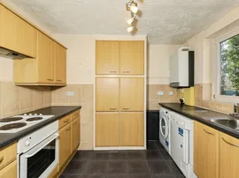 Copperdale Close, Earley, Reading thumb 2