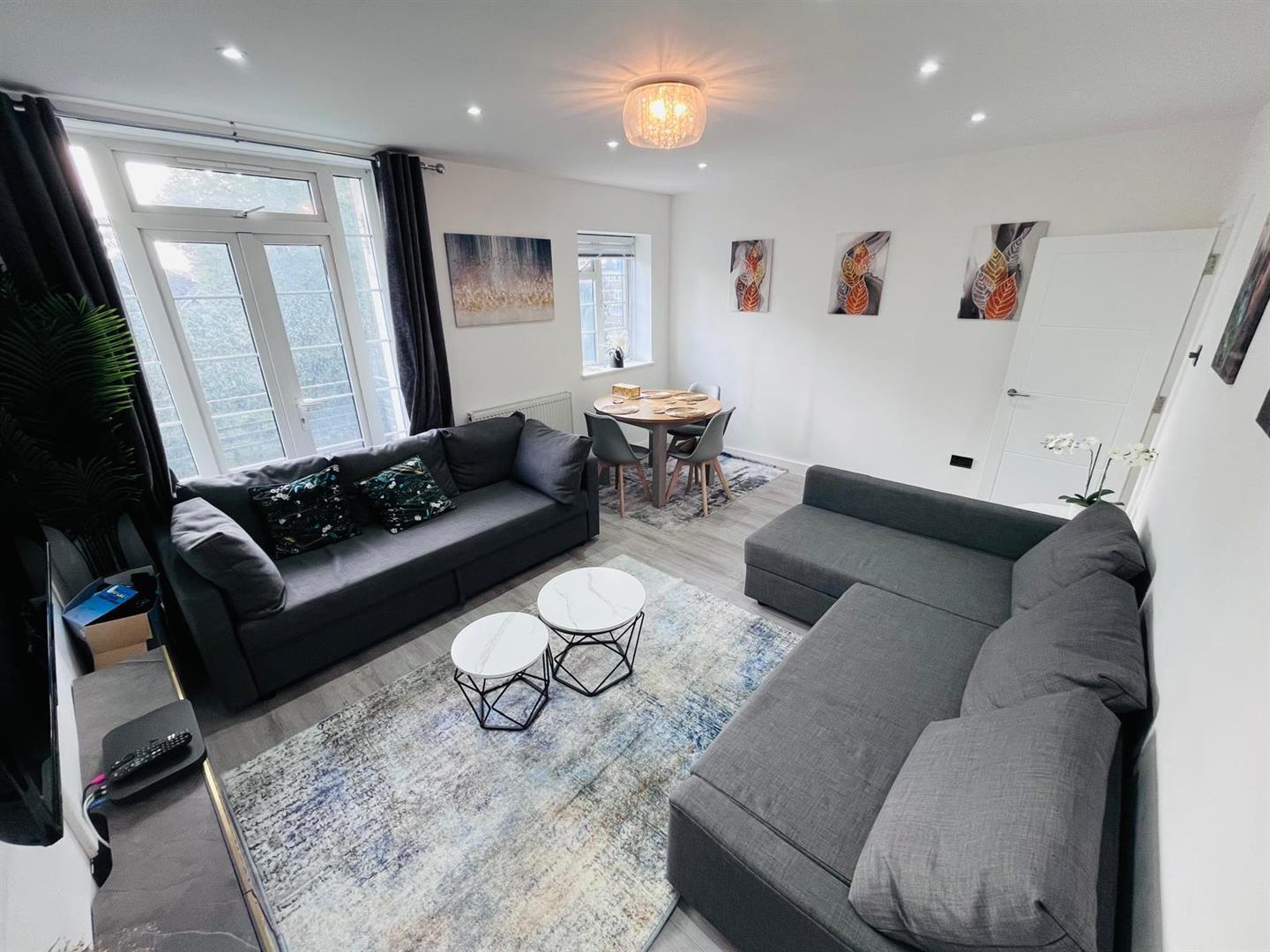 Warwick Lodge, London - NO HMO Image 2