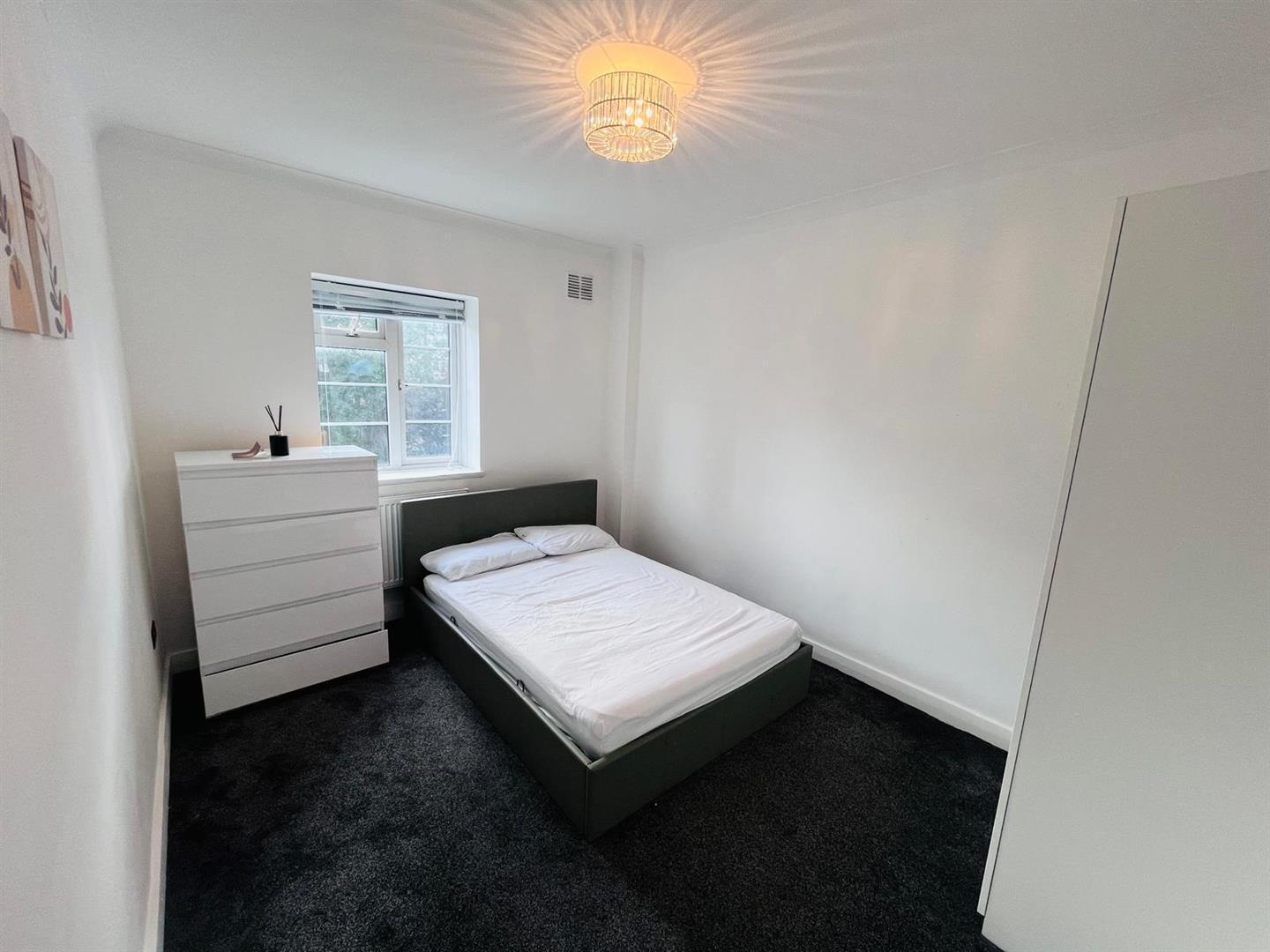 Warwick Lodge, London - NO HMO Image 4