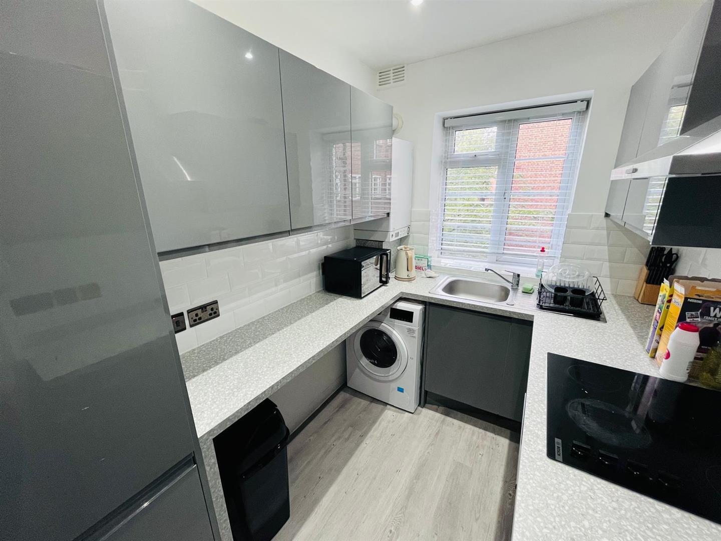 Warwick Lodge, London - NO HMO Image 6