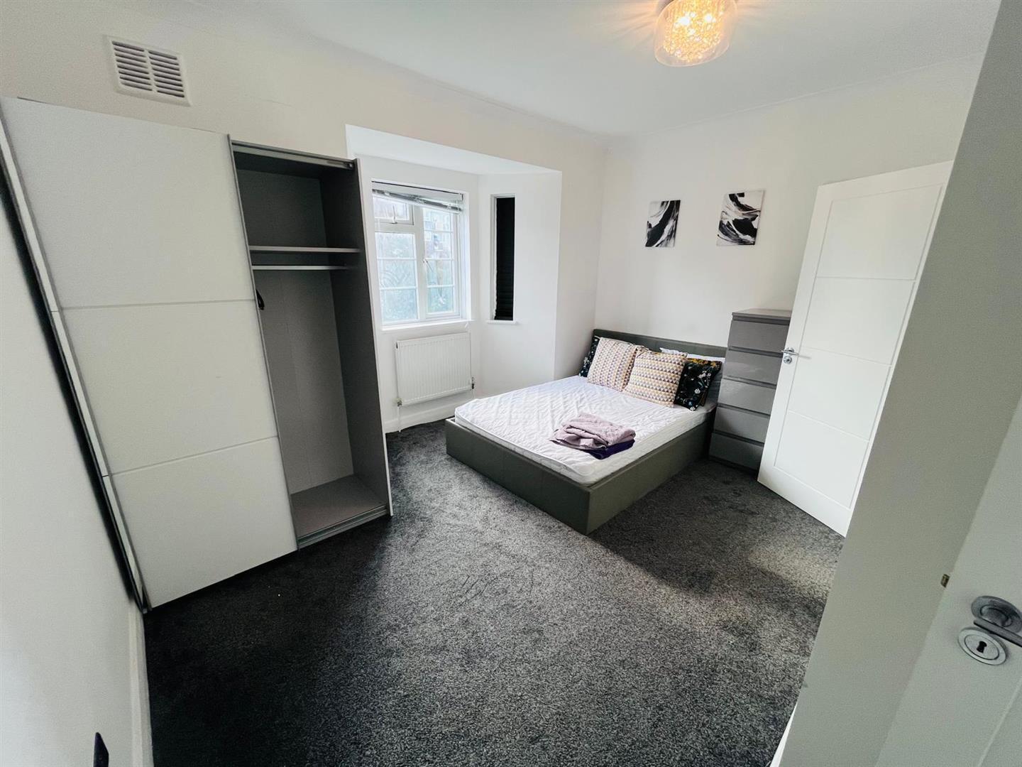 Warwick Lodge, London - NO HMO Image 8