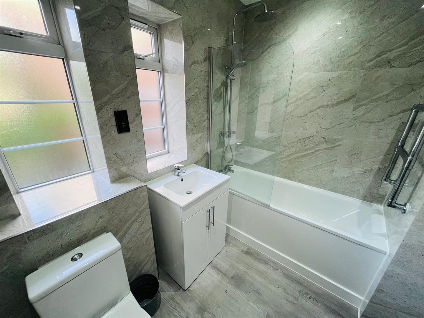 Warwick Lodge, London - NO HMO Image 11
