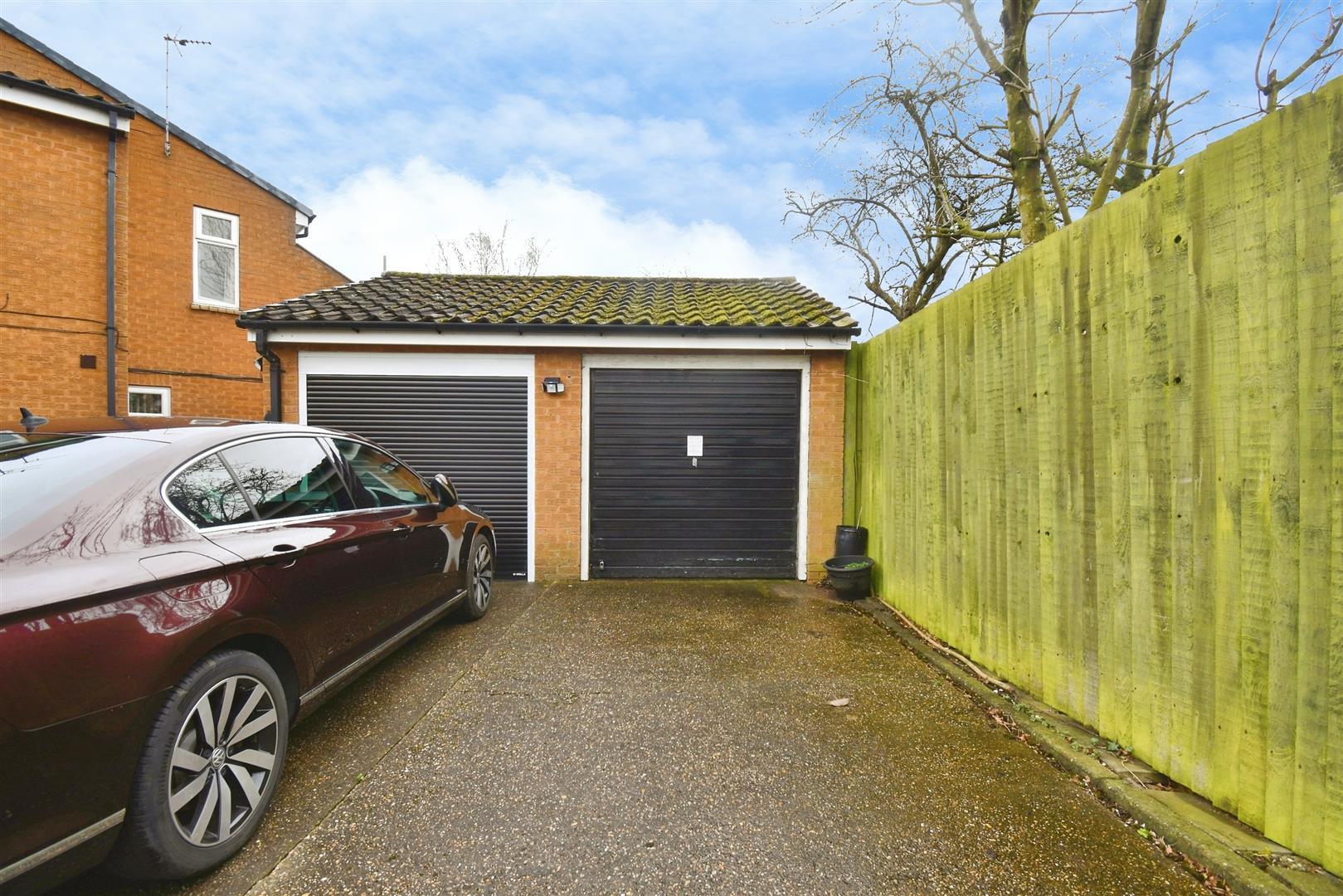 Glenfield Drive, Kirk Ella, Hull Image 12
