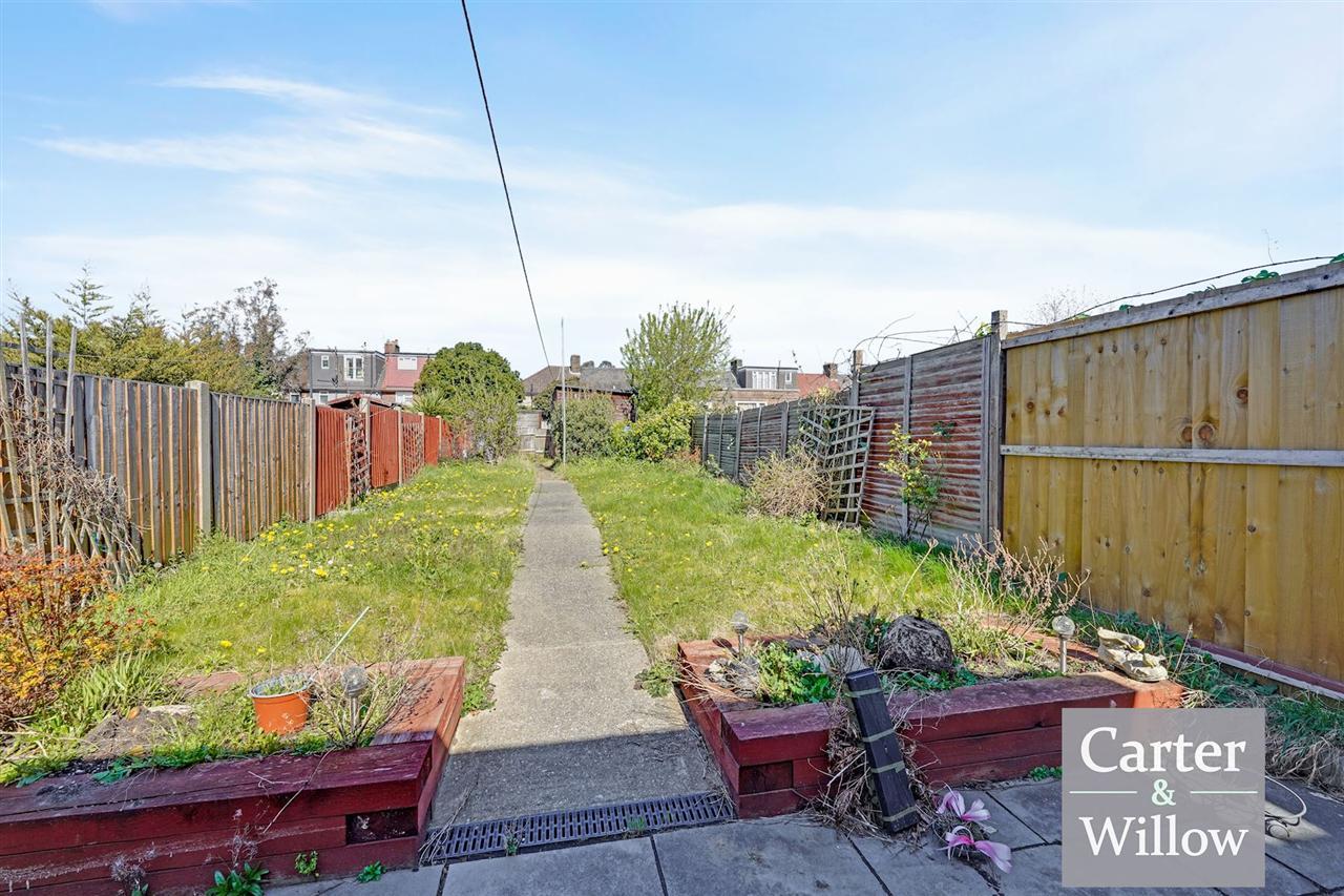 Ilchester Road, Dagenham, Essex Image 16