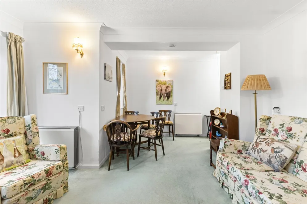Property carousel item 4