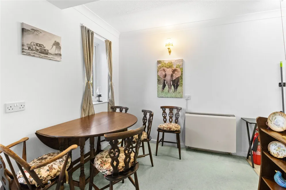 Property carousel item 9