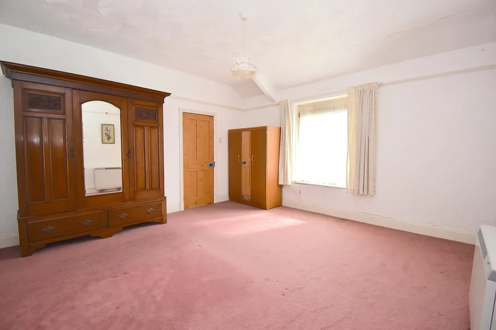 Property carousel item 10