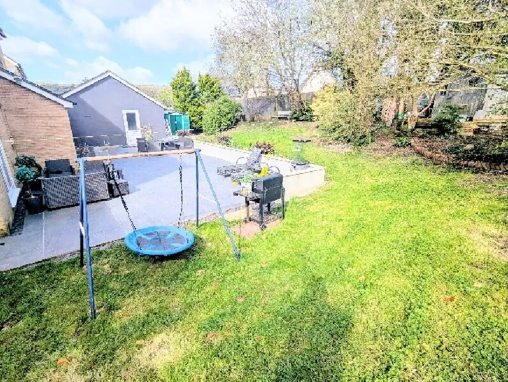 Property carousel item 27