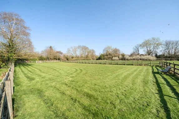 Bridge Road, Ickford, HP18
