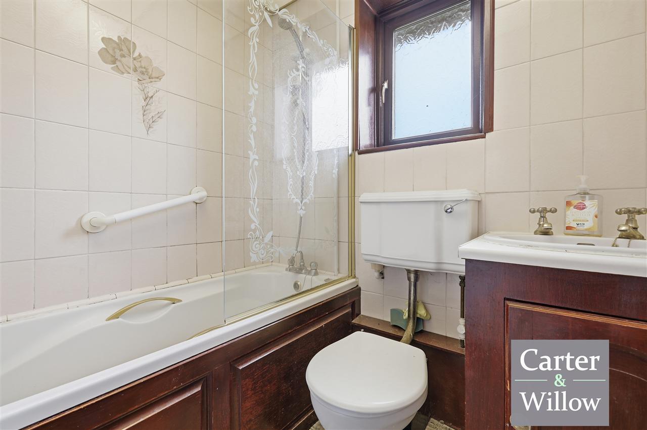 Vincent Road, Dagenham, Essex Image 14