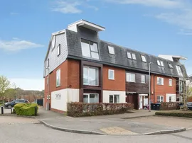 Addenbrookes Road, Newport Pagnell thumb 2