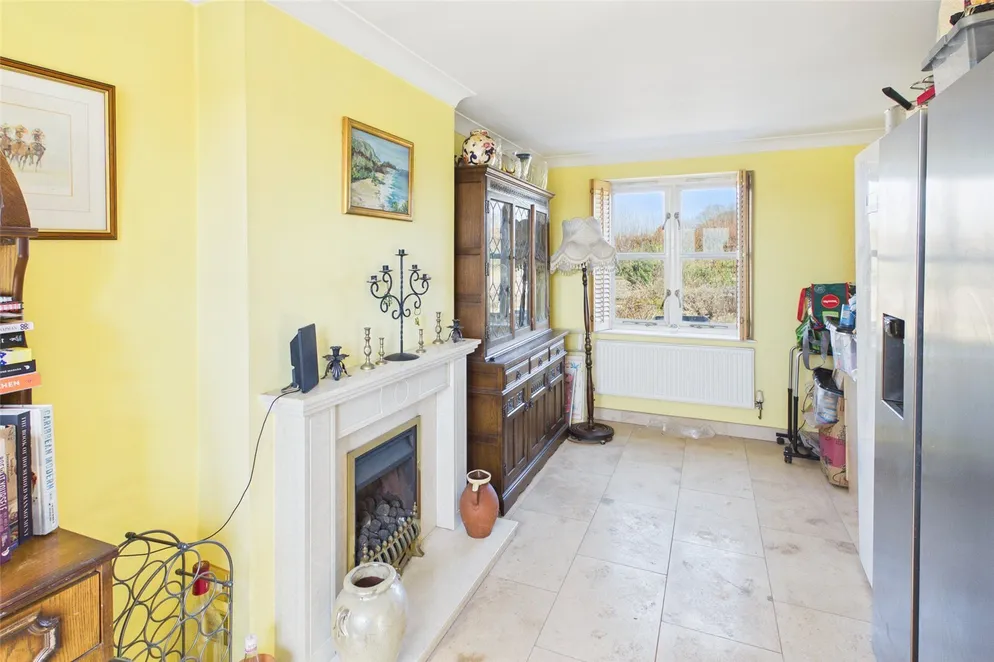 Property carousel item 10