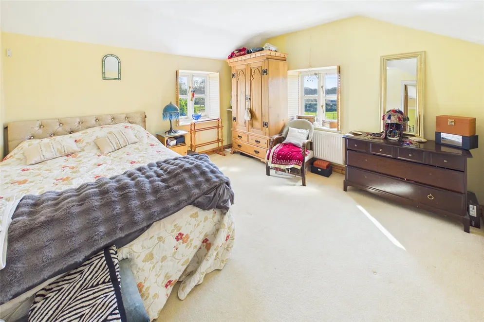 Property carousel item 11