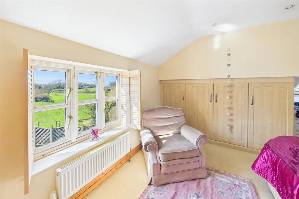 Property carousel item 12