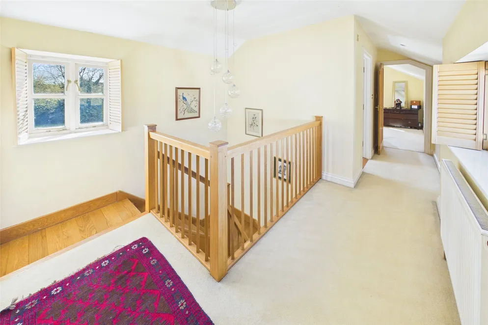 Property carousel item 32
