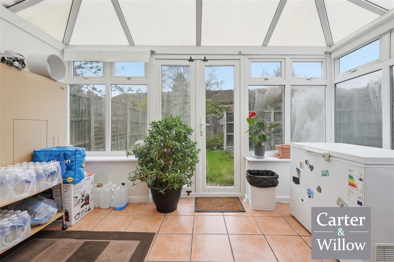 Burdetts Road, Dagenham, Essex Image 9
