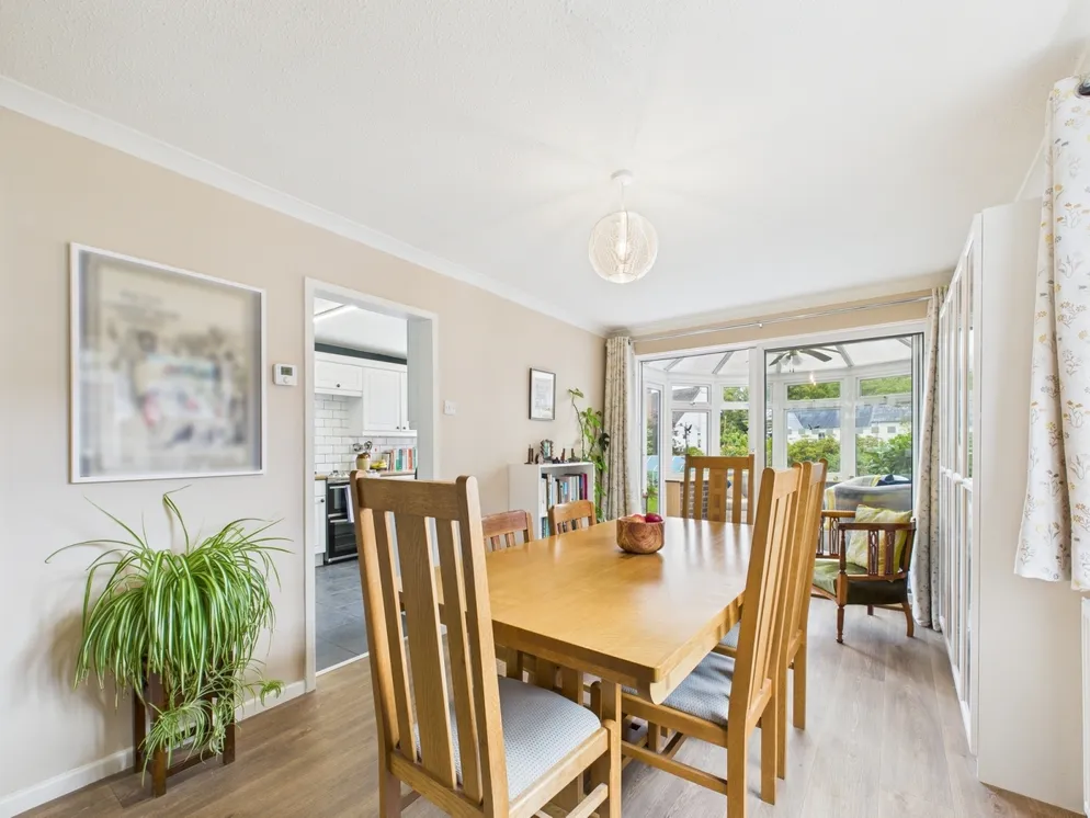 Property carousel item 4