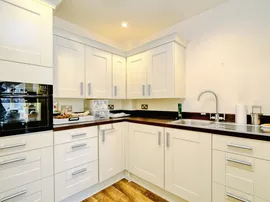 Garnier Drive, Bishopstoke, Eastleigh thumb 3