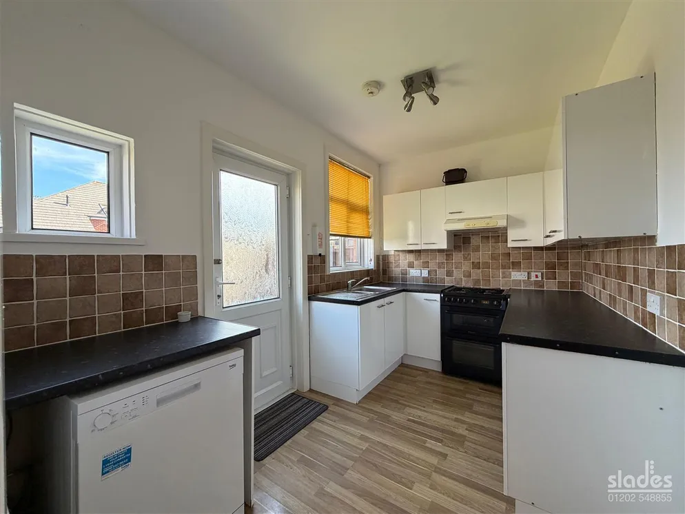 Property carousel item 4