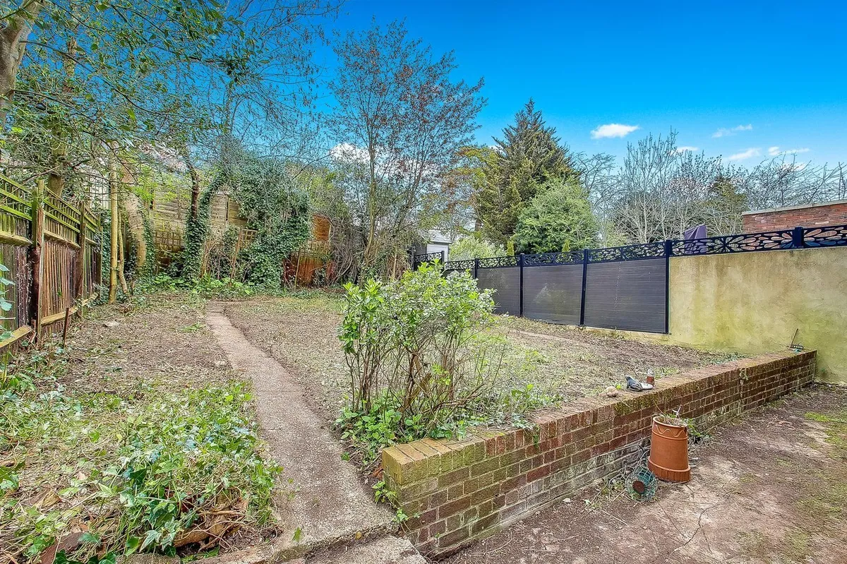 Dunster Drive, London, NW9