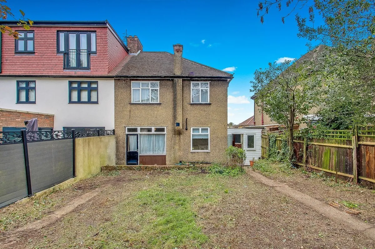 Dunster Drive, London, NW9