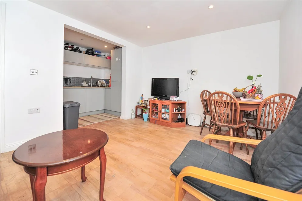 Property carousel item 3